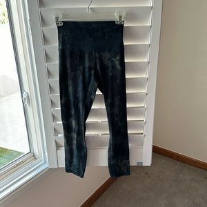 Lululemon align leggings size 4, 23” green tie-dye